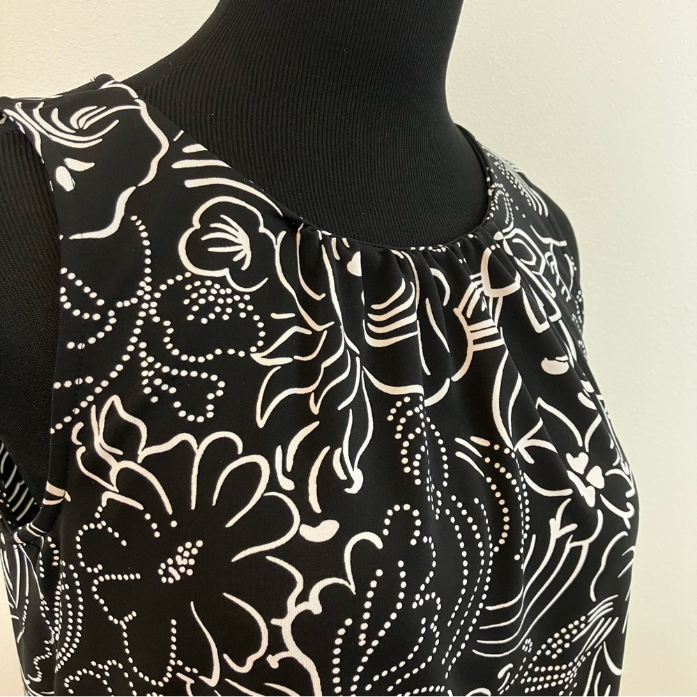 Black & White Floral Sleeveless Blouse